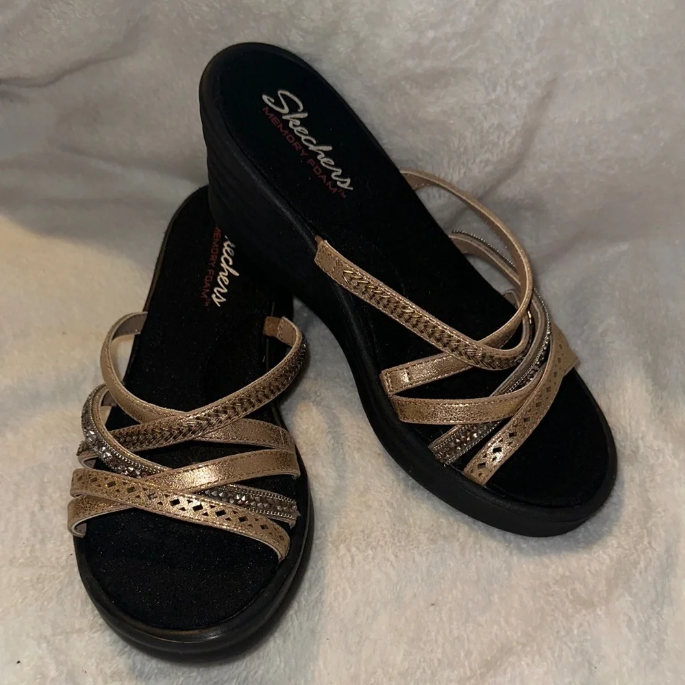 Skechers Women's Metallic Strappy Sandals - Picture 1 of 6